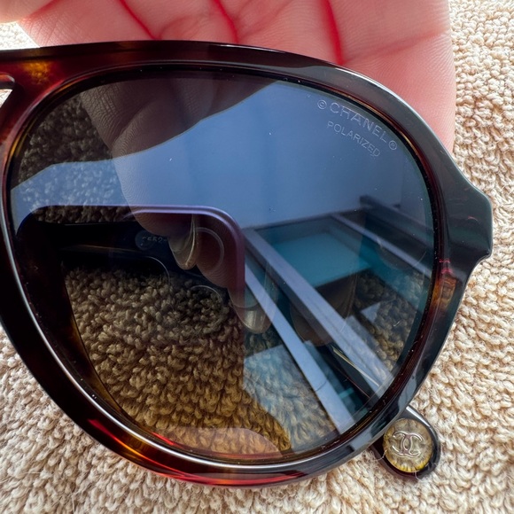 CHANEL Pilot sunglasses - Picture 5 of 13